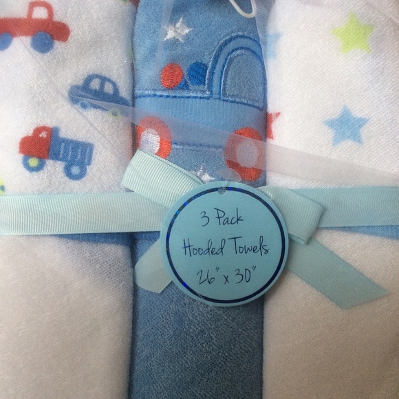 Baby Kiss Hooded Bath Towels - Picture 3 of 6